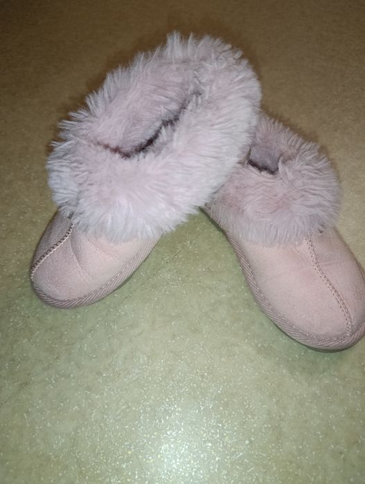 Капчики на хутрі на дівчинку 12 розмір