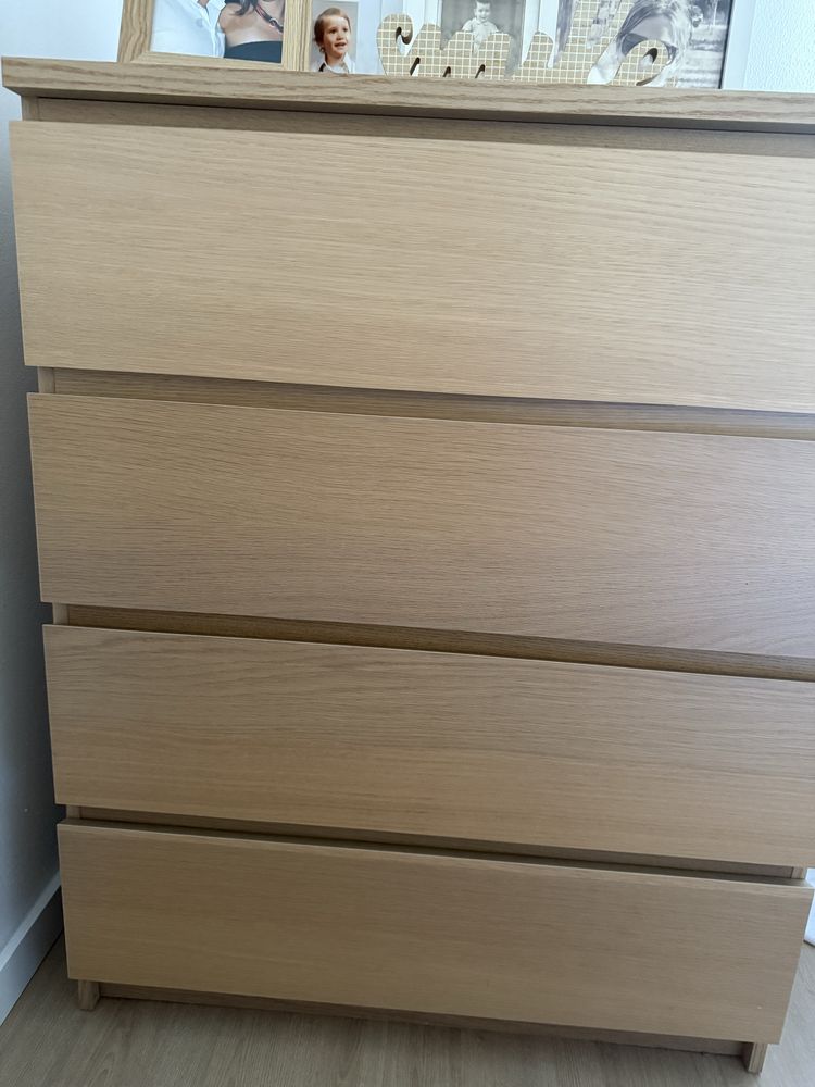 Comoda 4 gavetas modelo MALM ikea nova