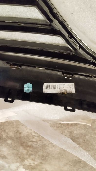 Grelha frontal Renault Megane IV