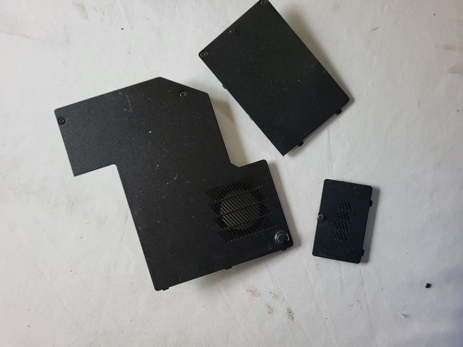 Sprzedam zestaw zaślepek dolnej obudowy do laptopa Lenovo N 500