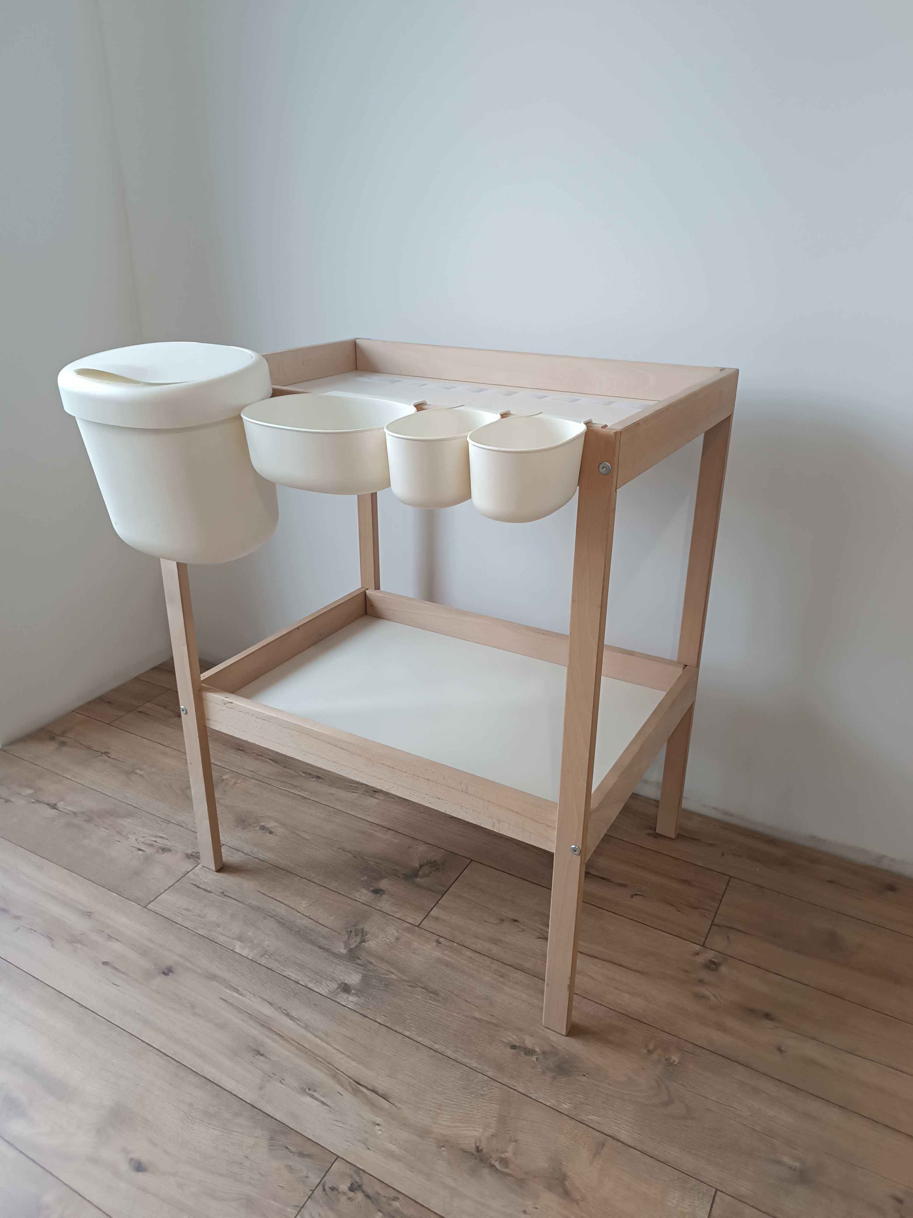 Przewijak Ikea z pojemnikami