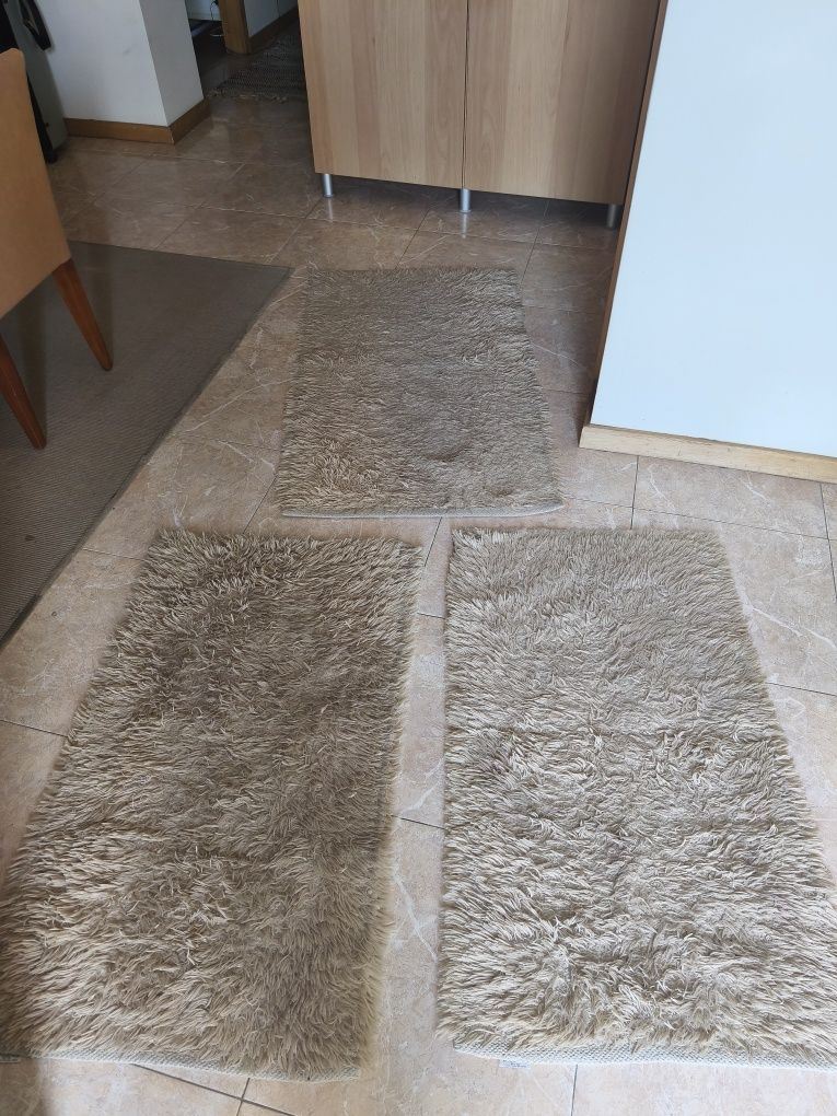 Vendo 3 peças de tapetes para decoração