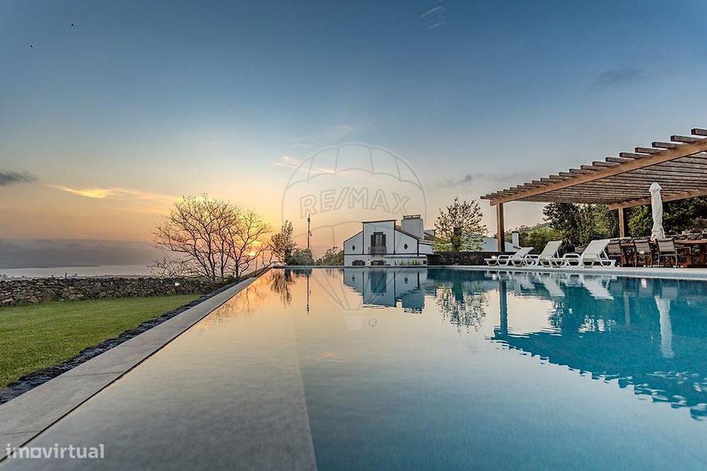 Moradia T4 para venda