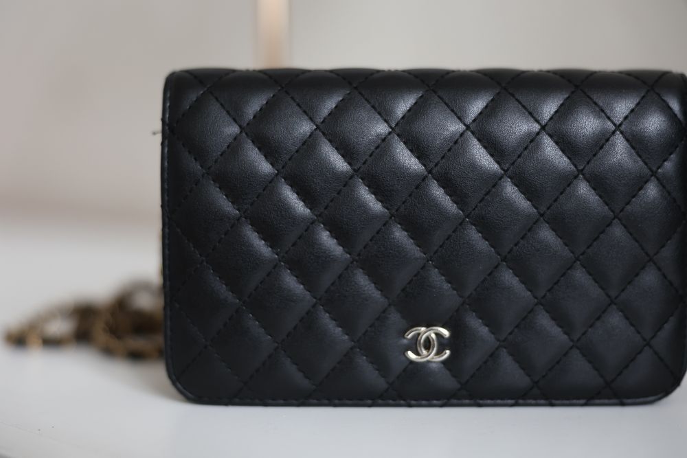 Жіноча чорна сумка Chanel