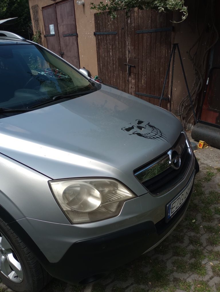 Opel Antara 3,2 benzyna Sprzedam lub zamienię .na motocykl pow 1000 cm