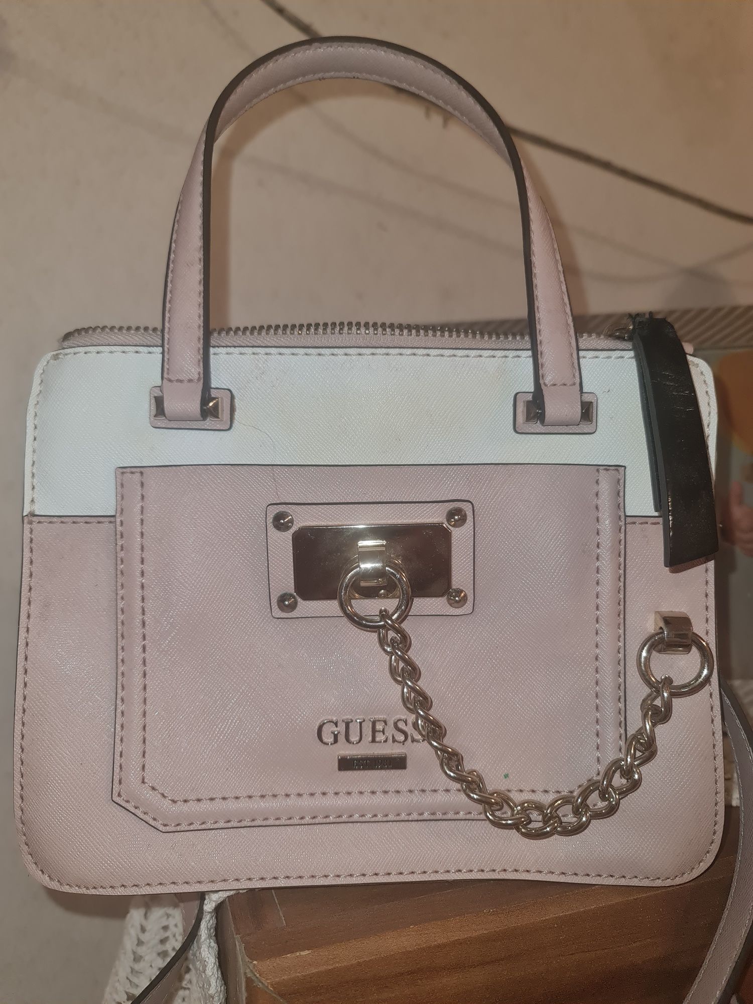 Vendo mala original  da Guess