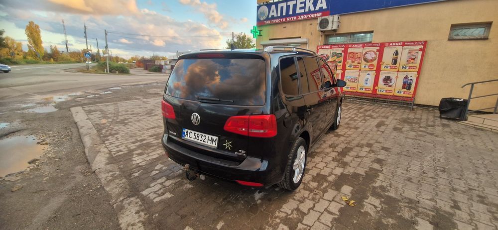 VW Touran 2011 год