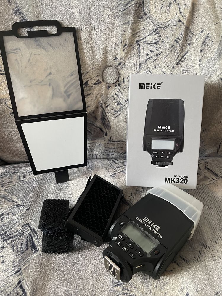 speedlite mk320 panasonic maike - накамерний спалах.