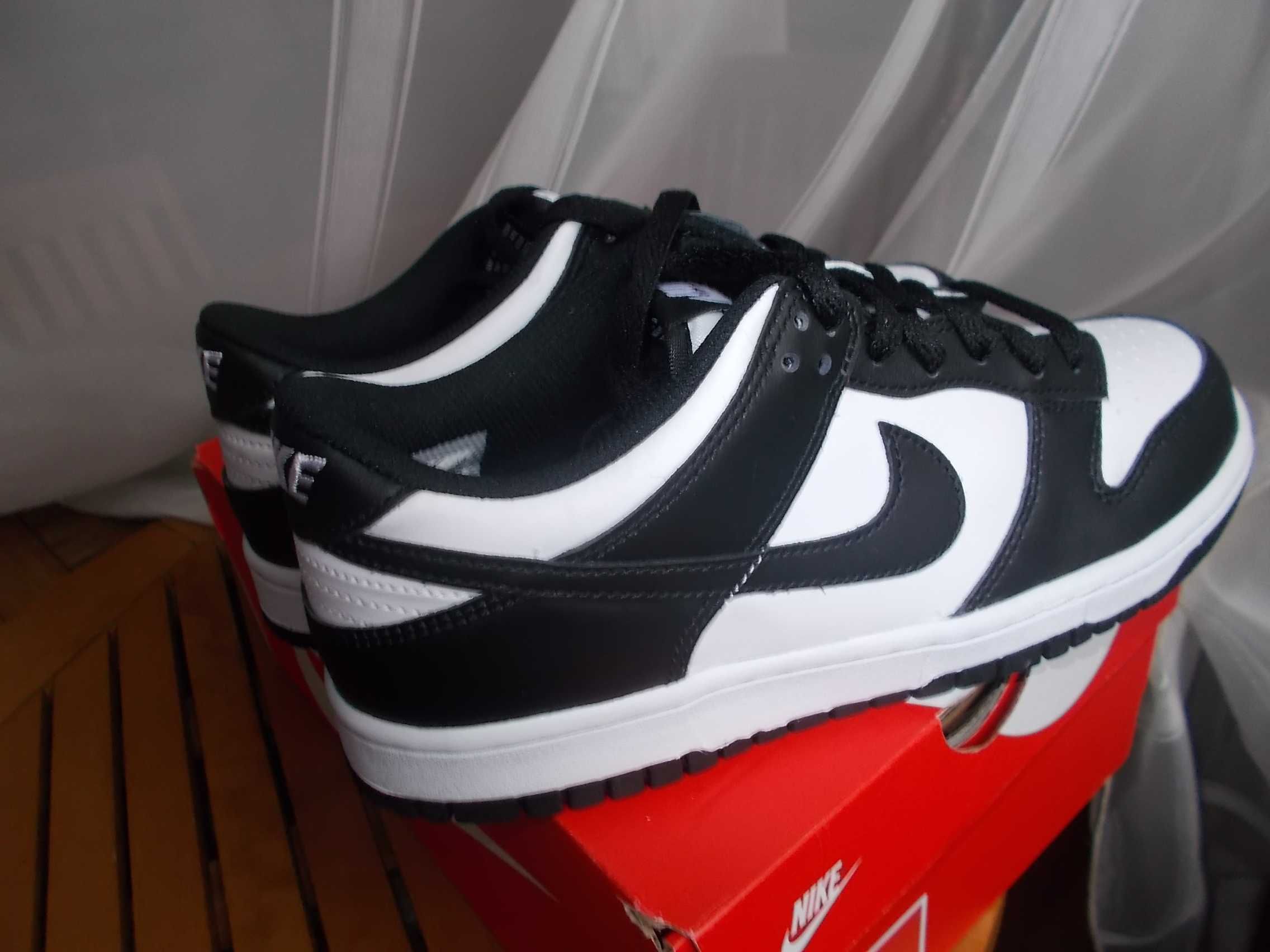 (roz. 40 -25 cm) Nike Dunk Low Black White 2021 Jordan 1 Dunk Panda