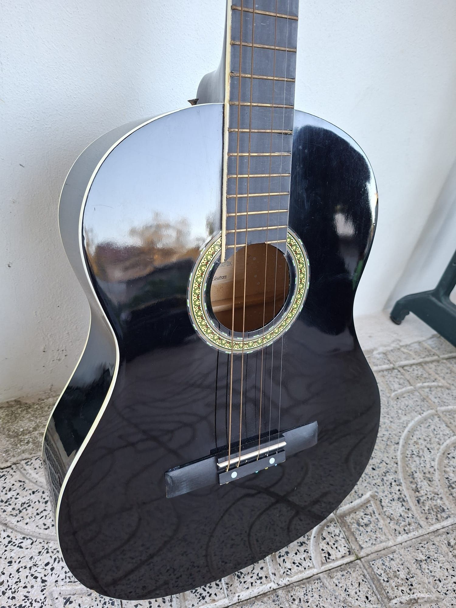 Guitarra para aprendizagem (cordas Nylon ou Metal)