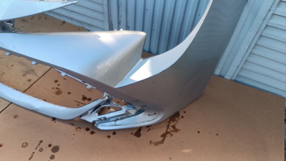 Vendo parachoque de frente Toyota Corolla híbrid ano 2018/22