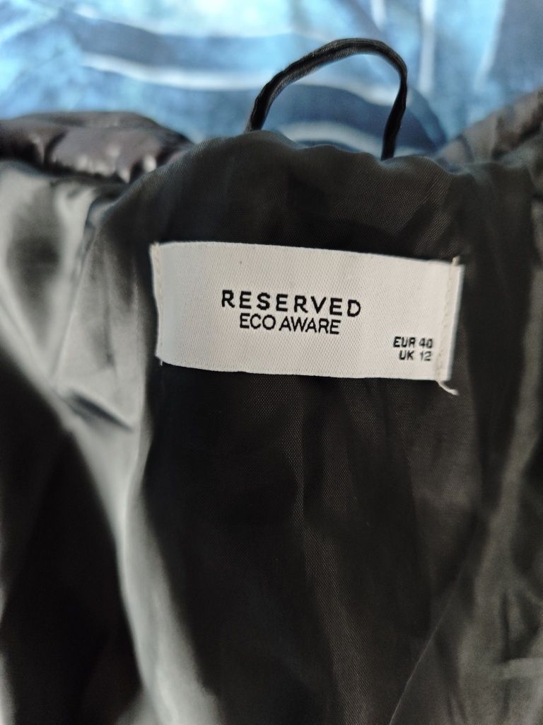 Krótka przejściowa kurtka ze stójką Reserved