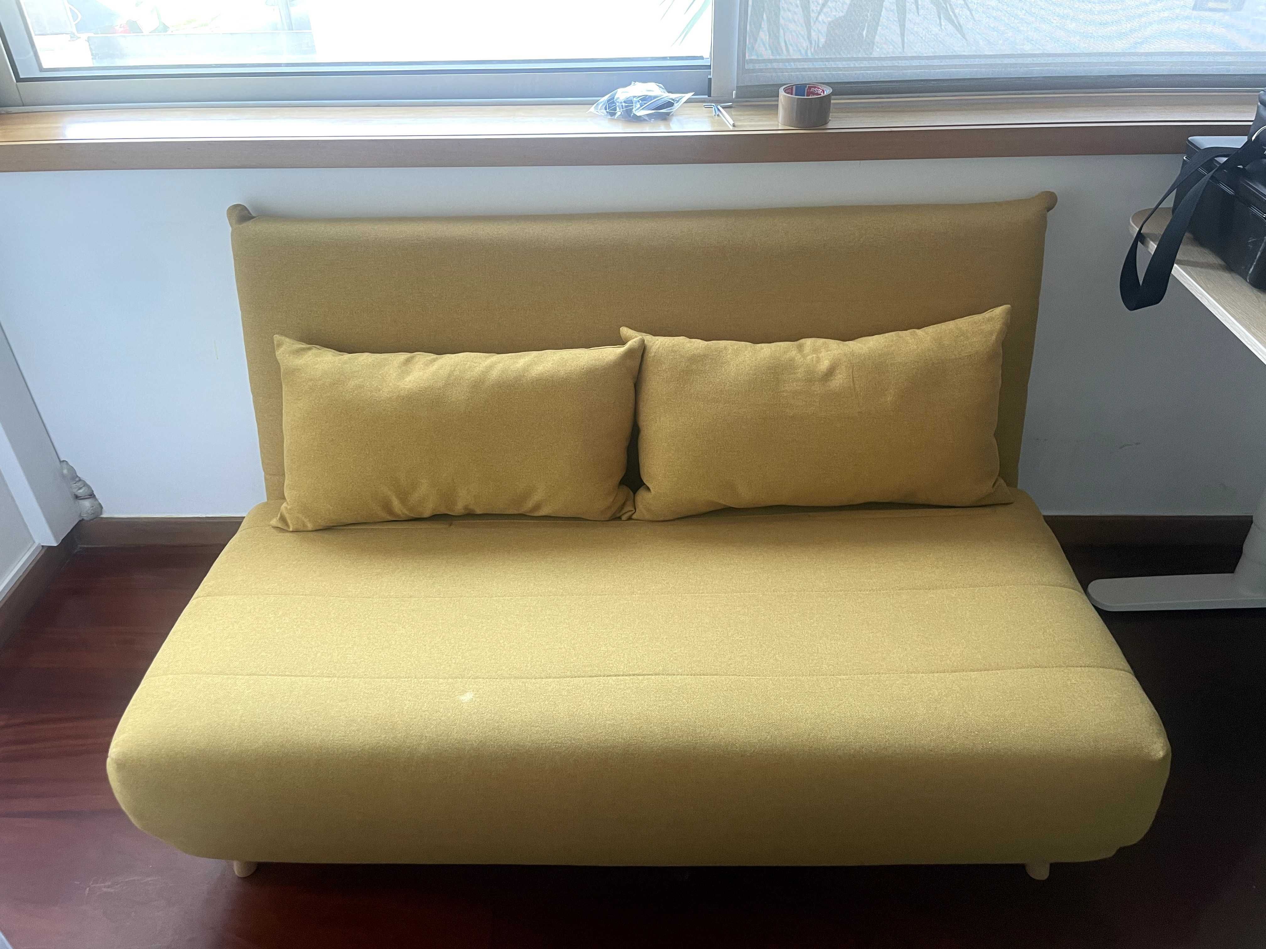 Sofá cama amarelo como novo