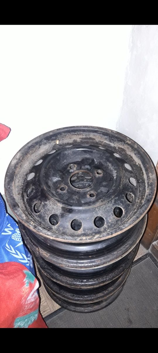 Штампы r14+ колпаки Nissan Almeria