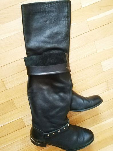 Кожаные черные осенние сапоги Venison 38-38,5 размера. Цена 280 грн.