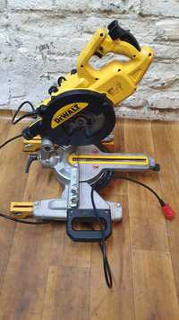 Pilarka ukośnica elektryczna DEWALT DWS 773- QS 1300 Wat