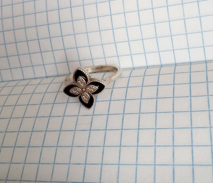 Кольцо колечко. Срібло 925 проба Розмір 17. Чорна емаль, камні. Вінтаж