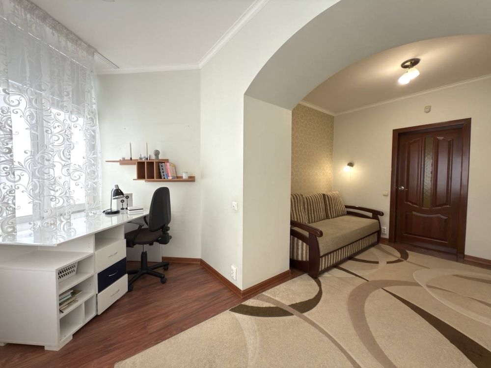 Продаж 3 х кімнатноі квартири. Петропавлівська. Новобудова