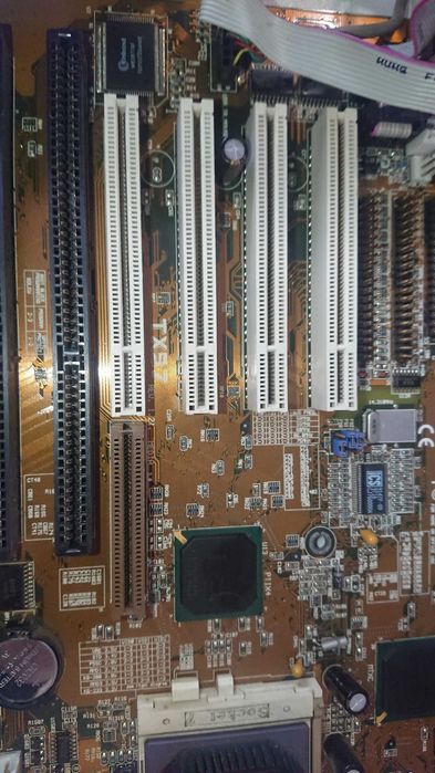 Socket 7 Asus TX97 SDRam + Pentium MMX