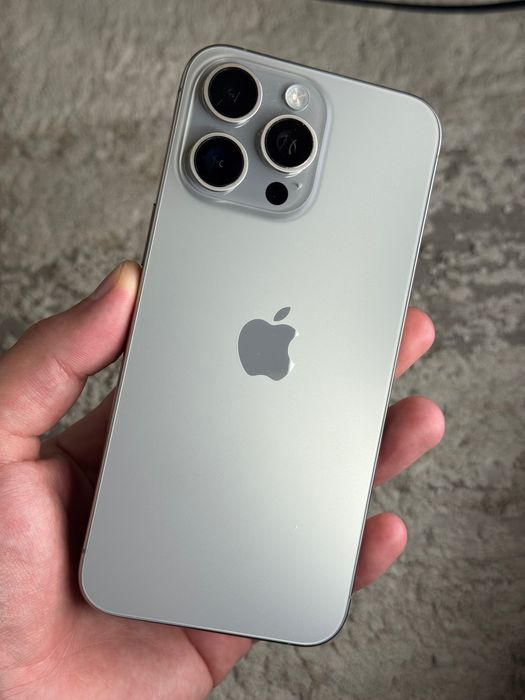 iPhone 15 pro max 256 gb natural titanium