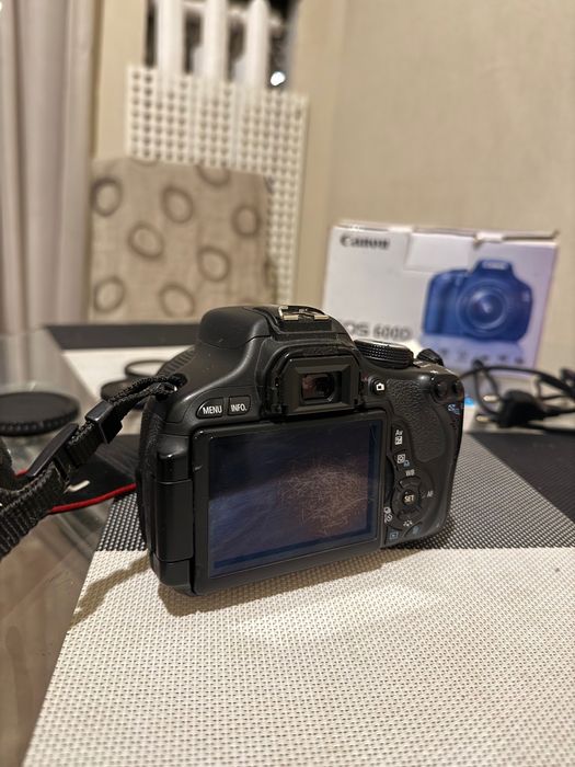 Дзеркальний фотоапарат Canon EOS 600D КОМПЛЕКТ