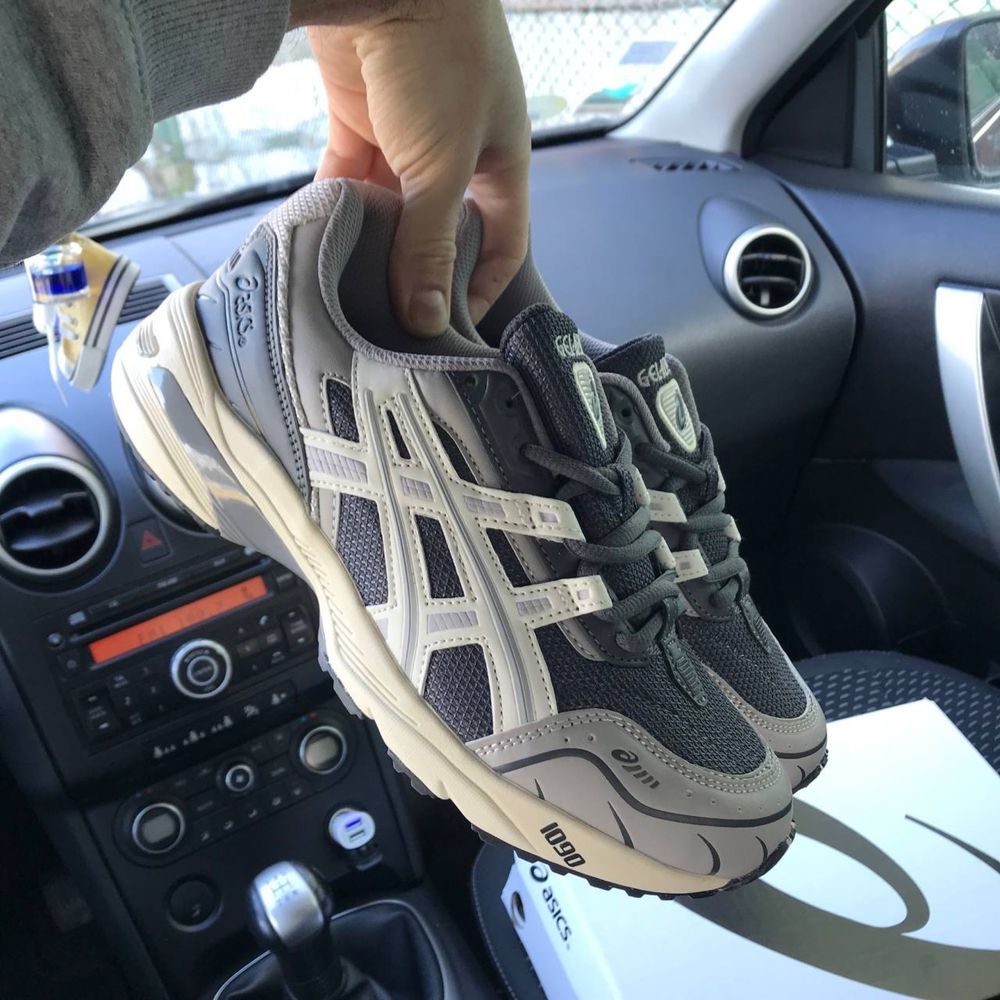 Чоловічі кросівки асікс сірі Asics Gel 1090 grey white