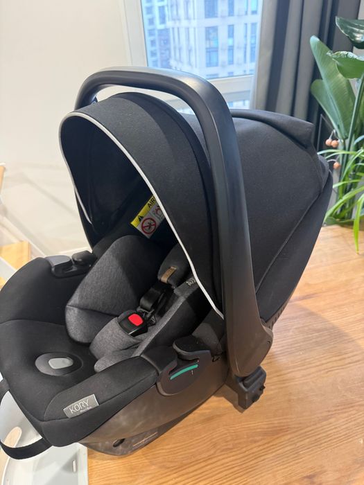 Автокрісло Chicco Kory Plus I-size чорно-сіре
