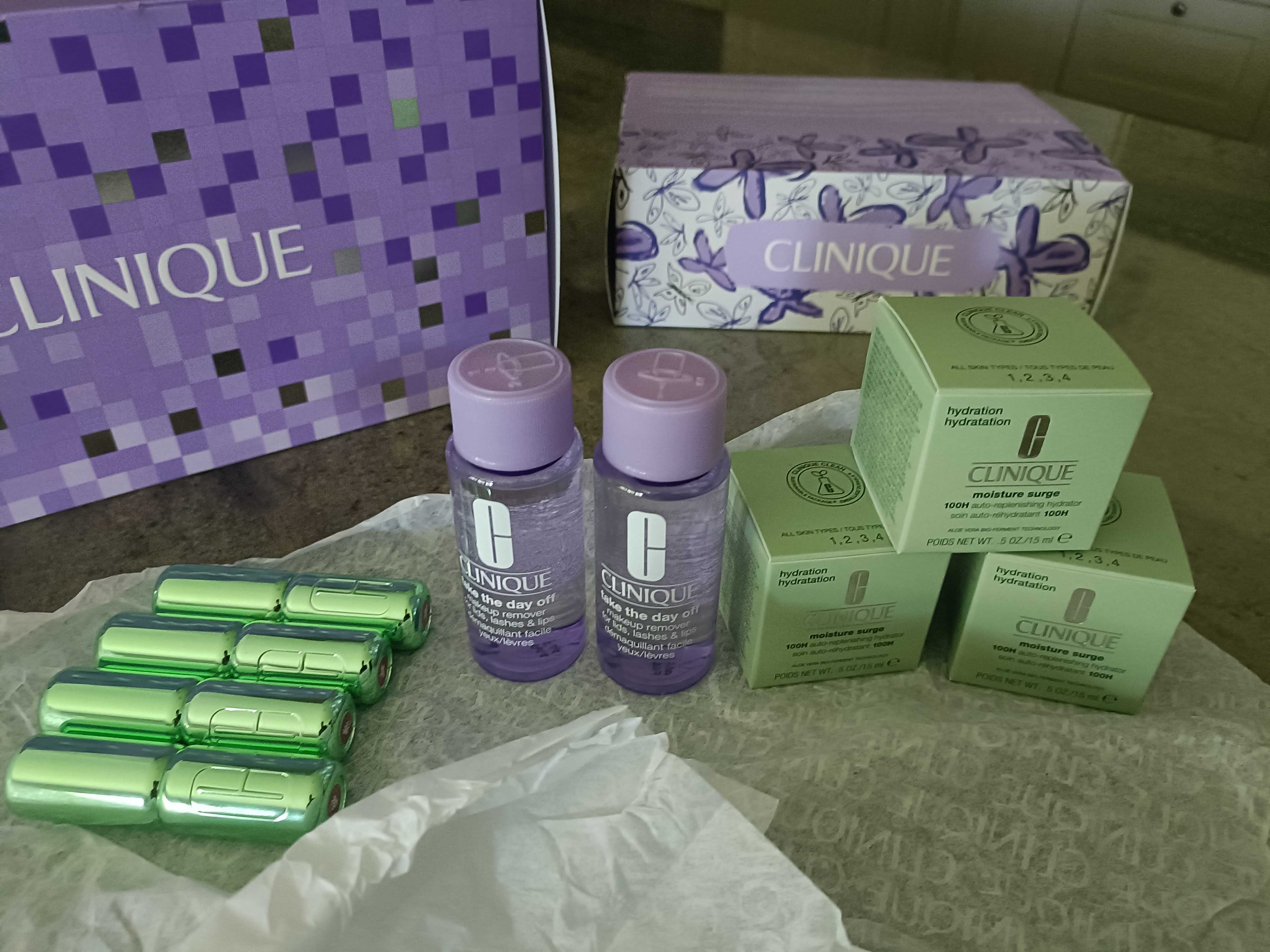 Clinique Moisture Surge 100H - Intensywnie nawilżający krem * 15 ml