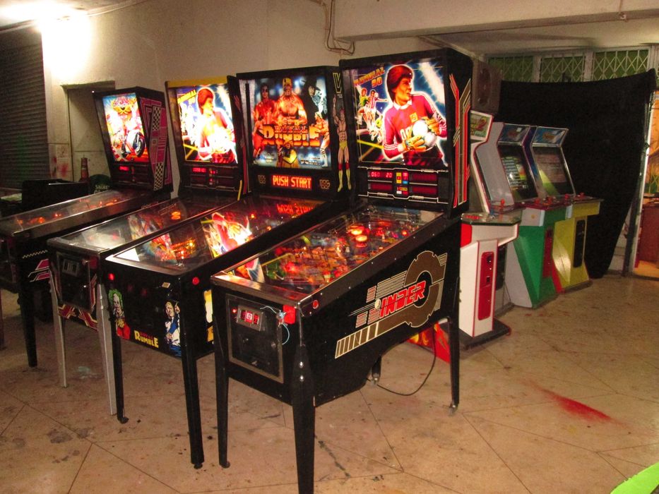 Máquinas pinballs  Flipper como novas.Damos garantia
