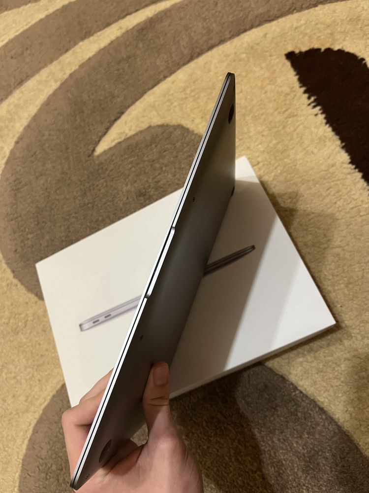 Macbook air m1 8/256