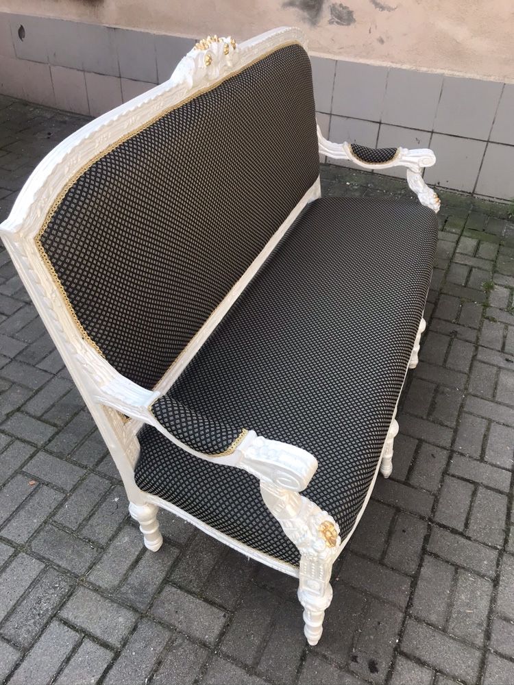 Gustawianska sofa