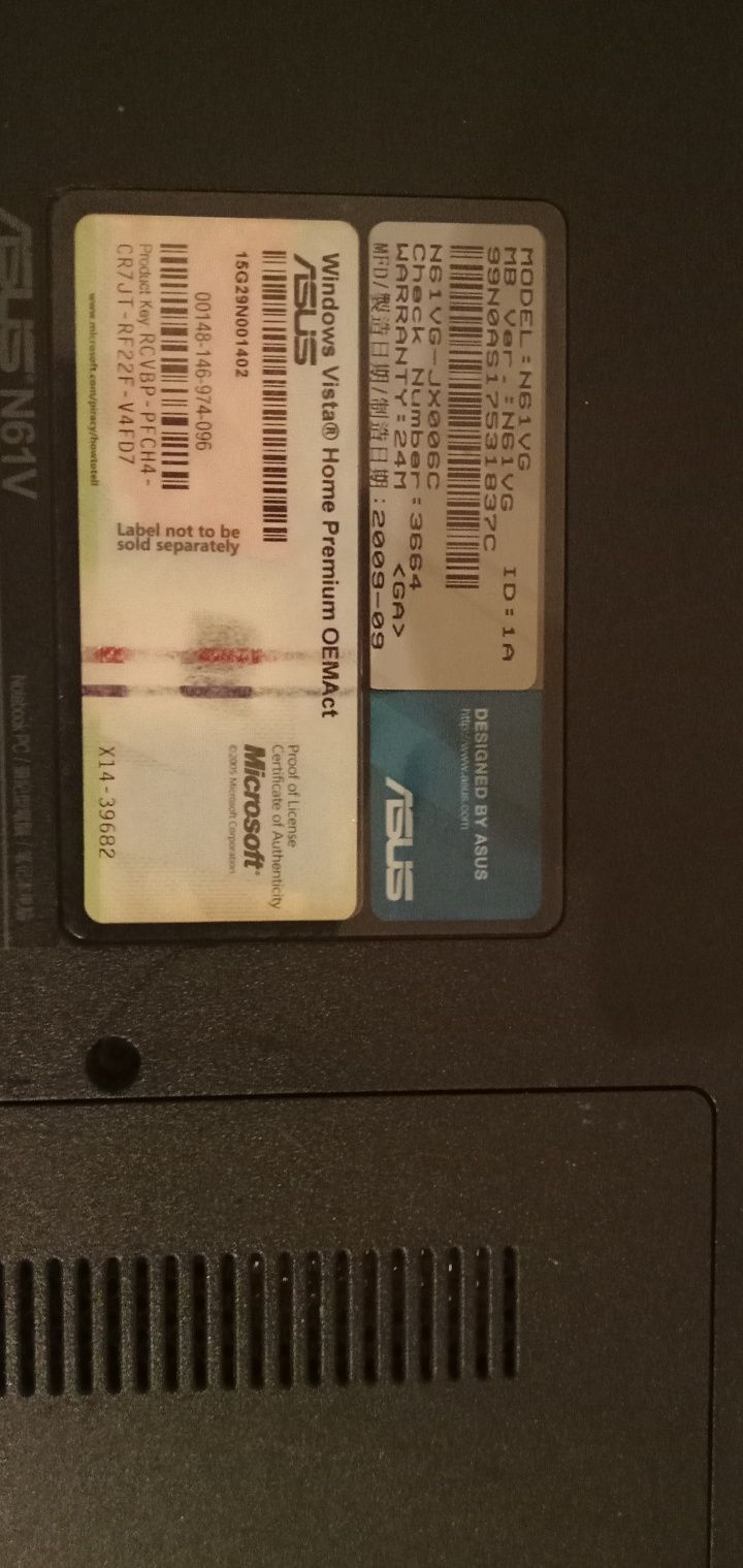 Laptop starszej generacji Asus