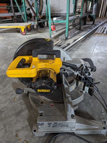 Piła do aluminium DEWALT DW 705