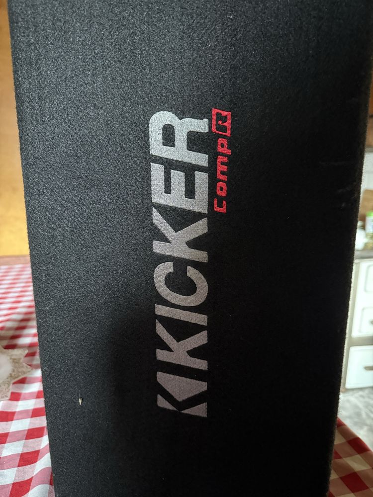 Kicker skrzynia + wzmacniacz