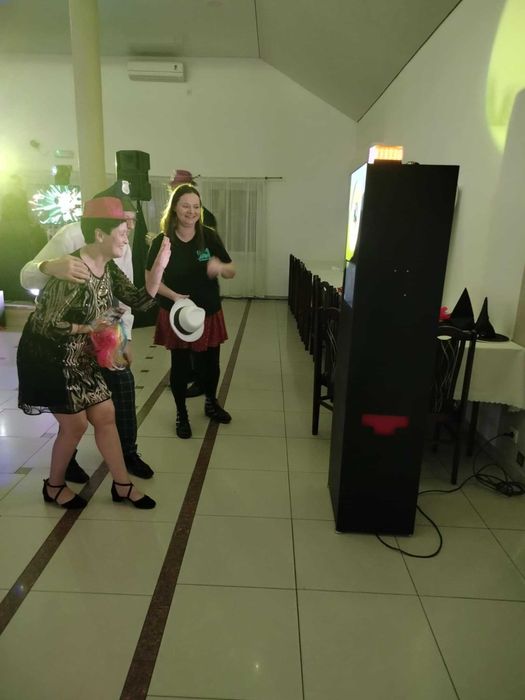 Fotobudka klasyczna ,nielimitowany wydruk , księga gości. Biały miś.