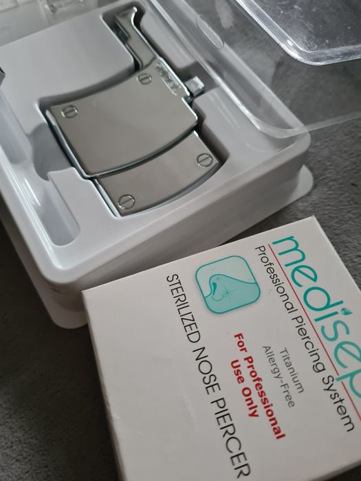 Urządzenie do przekłuwania uszu system STUDEX 75