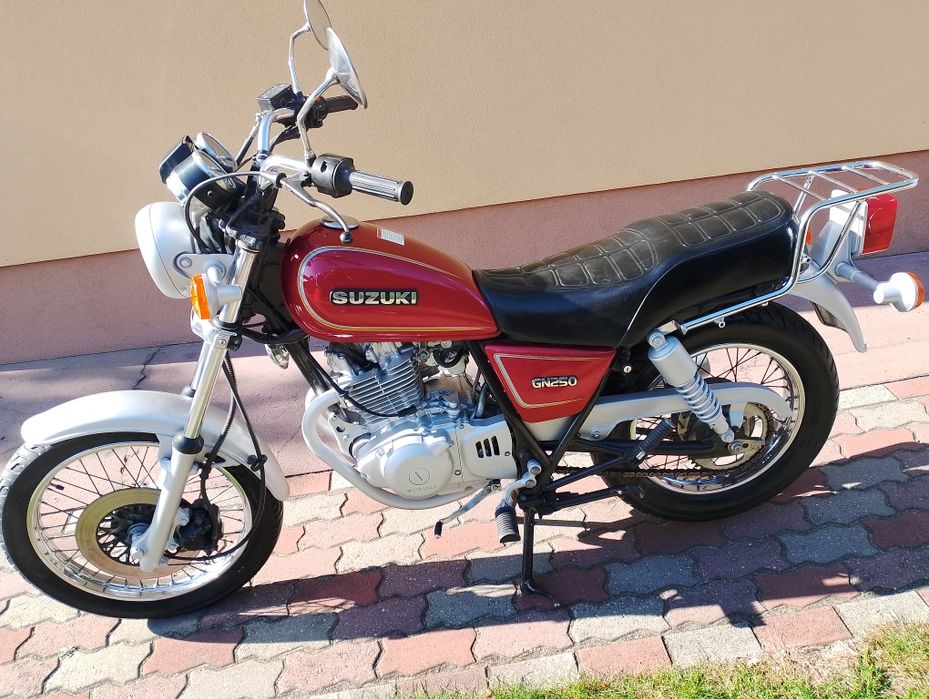 Suzuki gn 250 super stan