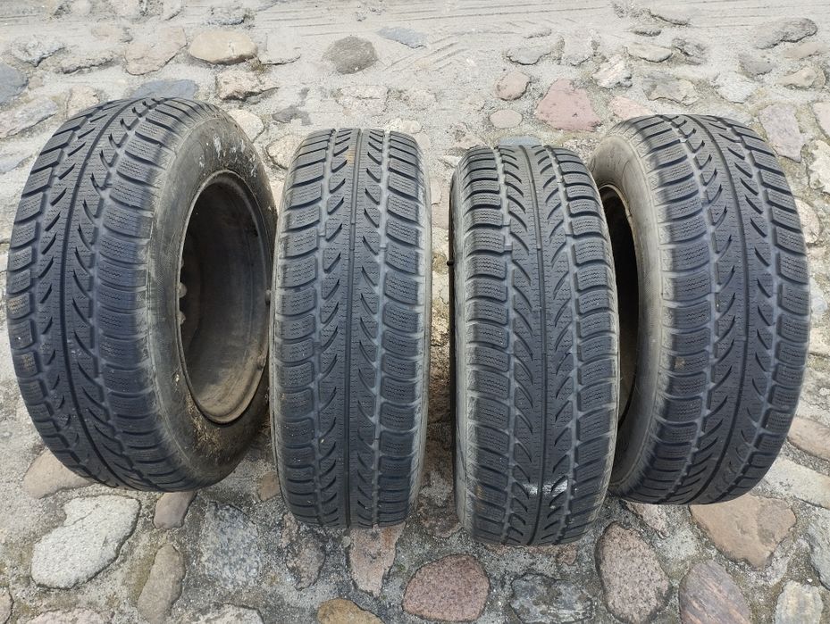 Opony zimowe z felgami Mercedes 124