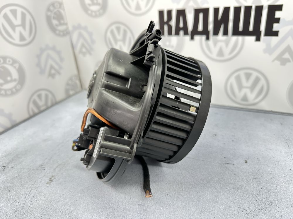 Моторчик печки Octavia A7 Golf 7 Audi A3 Passat B8 вентилятор печки.