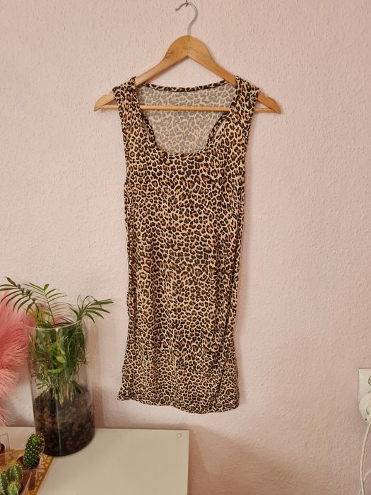 Dopasowana sukienka mini w panterkę