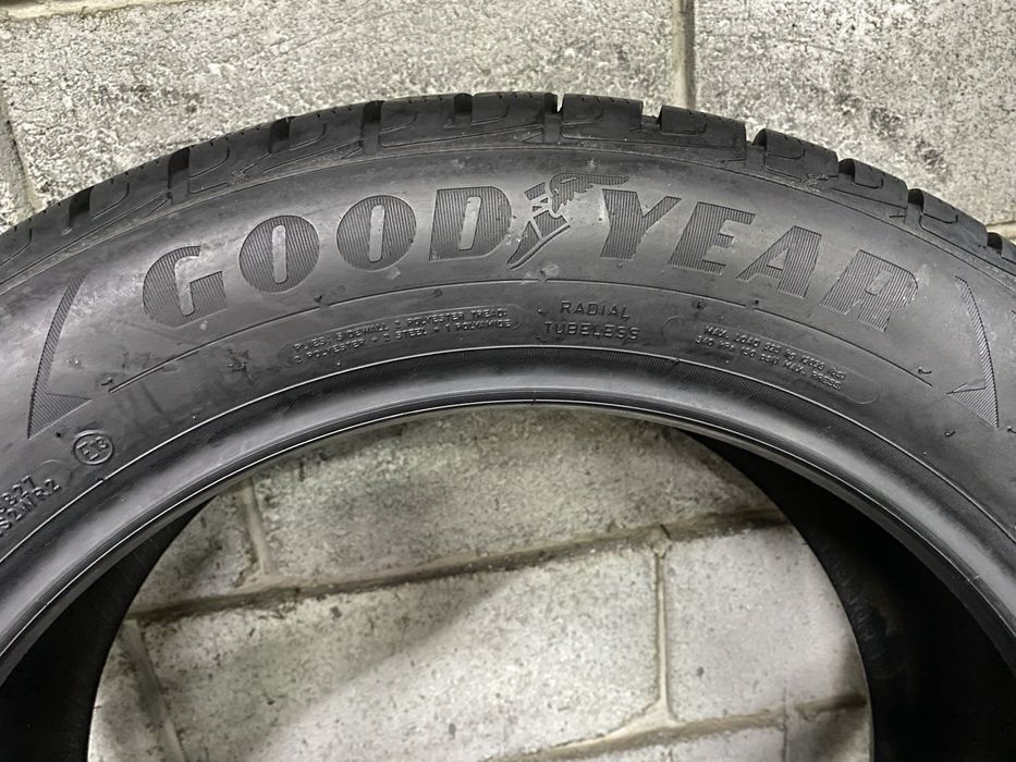 Зимові шини 235/55 R19 (105V) GOOD YEAR