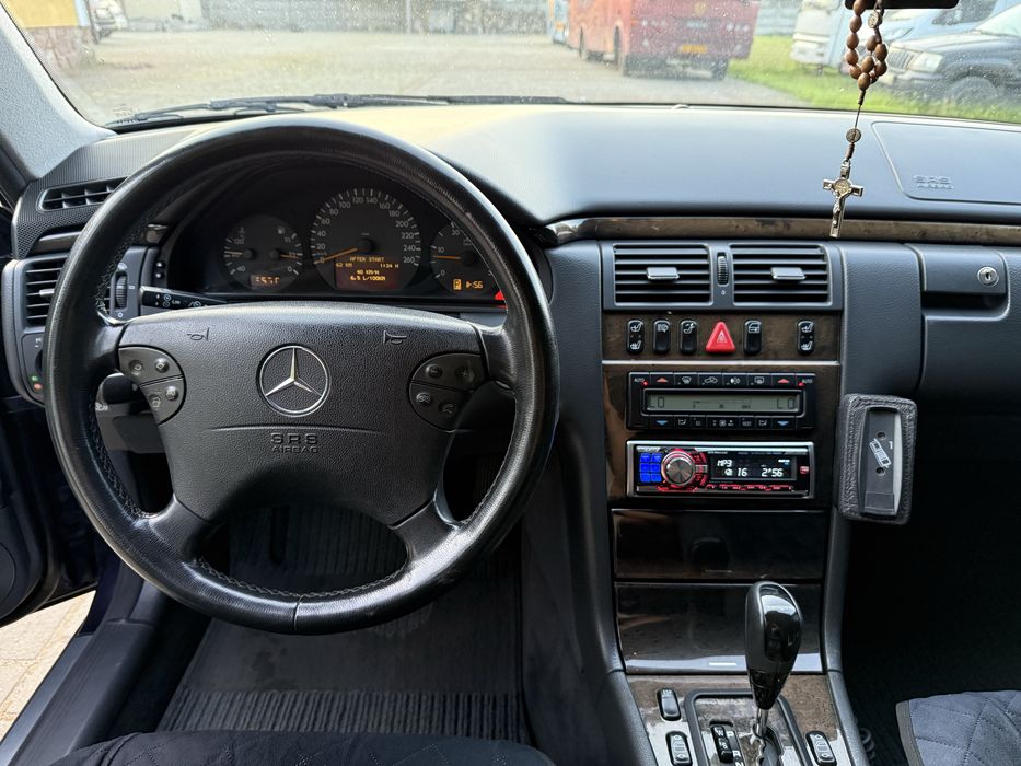Mercedes W210 E270