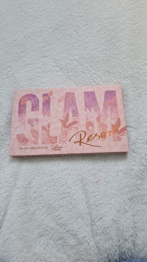 Paletka glam shop resort