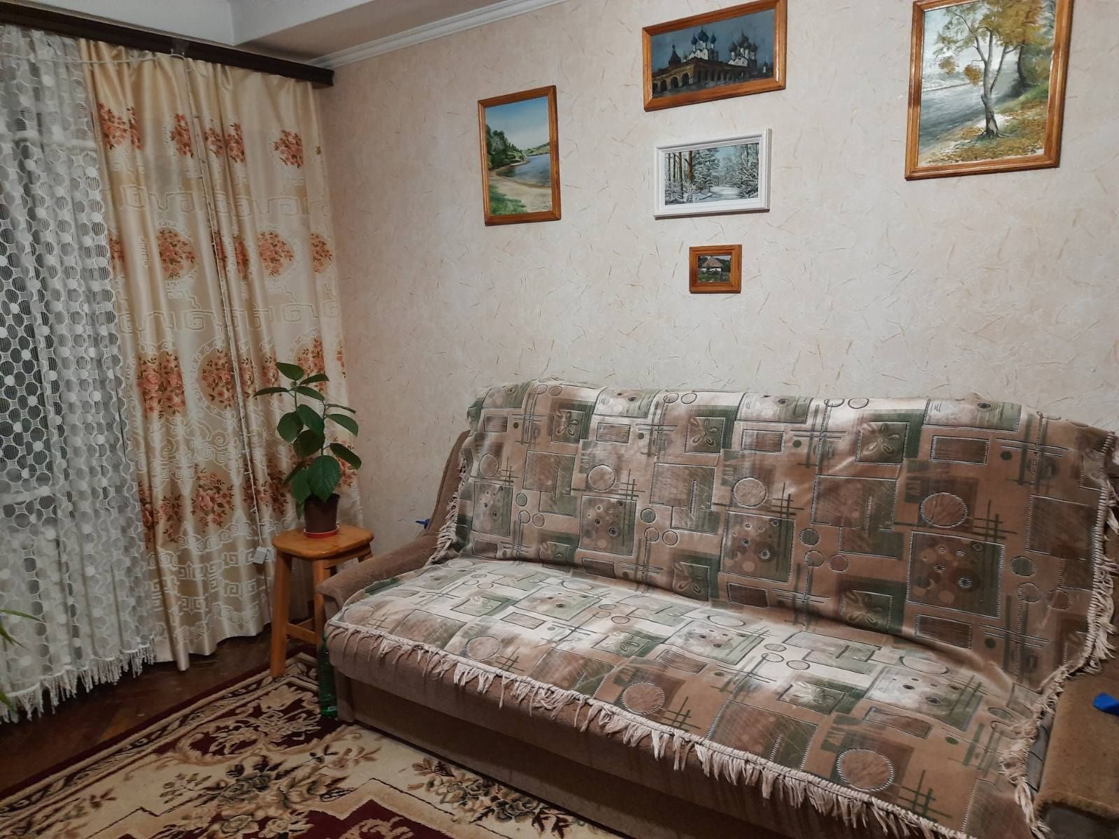 Кімната для жінки у трикімнатній квартирі,Київ,вул.Антонова,Солом'янка