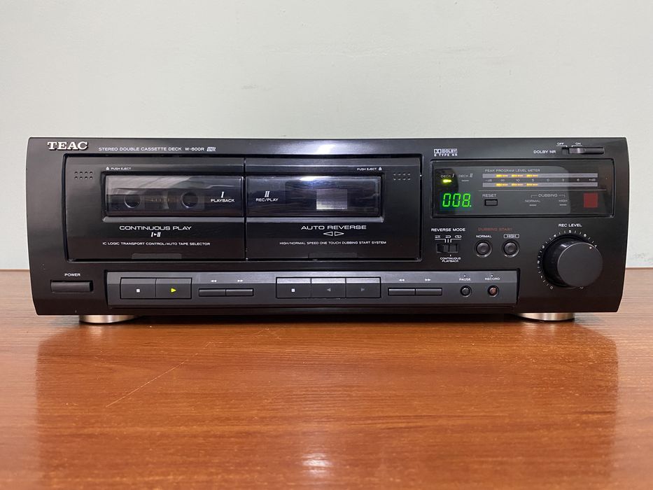 Касетна дека TEAC W-600R