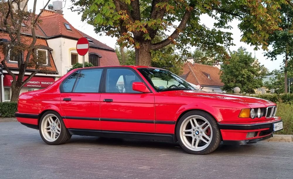 BMW Seria 7 Bmw e32 V8 Brillant rot INDYWIDUAL