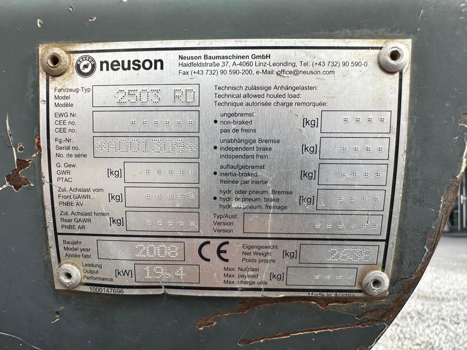 Minikoparka Wacker Neuson 2503 z 2008 roku waga 2600kg koparka 1 WŁ