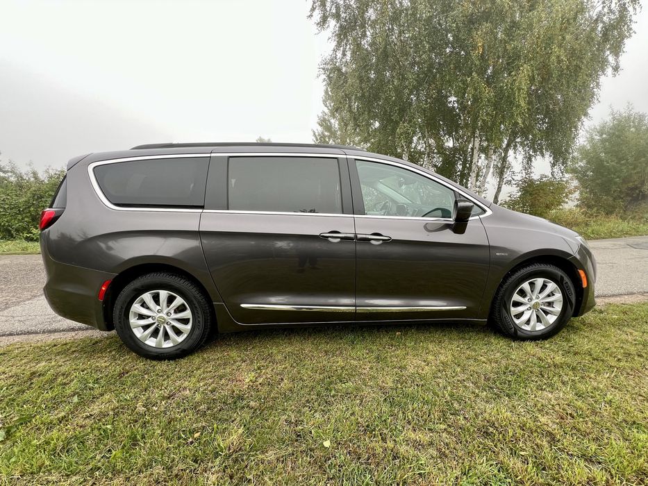 Chrysler pacifica skory ledy duza navi zarejestrowany zdalny start