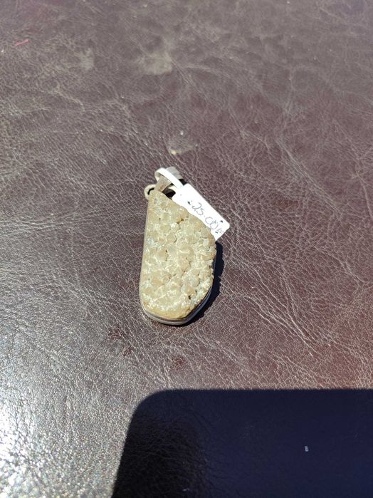 Pendentes de prata antiga com pedras semi preciosas