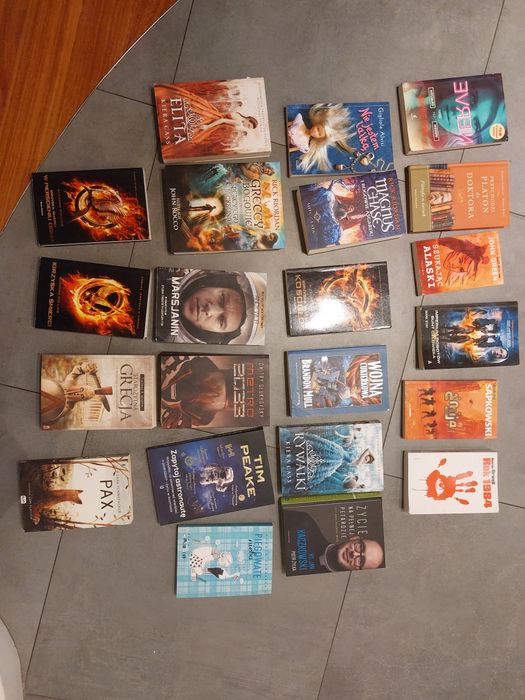 Książki PREMIUM- Andrzej Sapkowski, Brandon Mull, igrzyska śmierci, ro